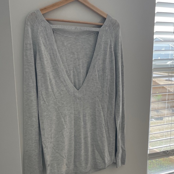 lululemon athletica Light Gray Long Sleeve backless Sweater - Picture 6 of 10